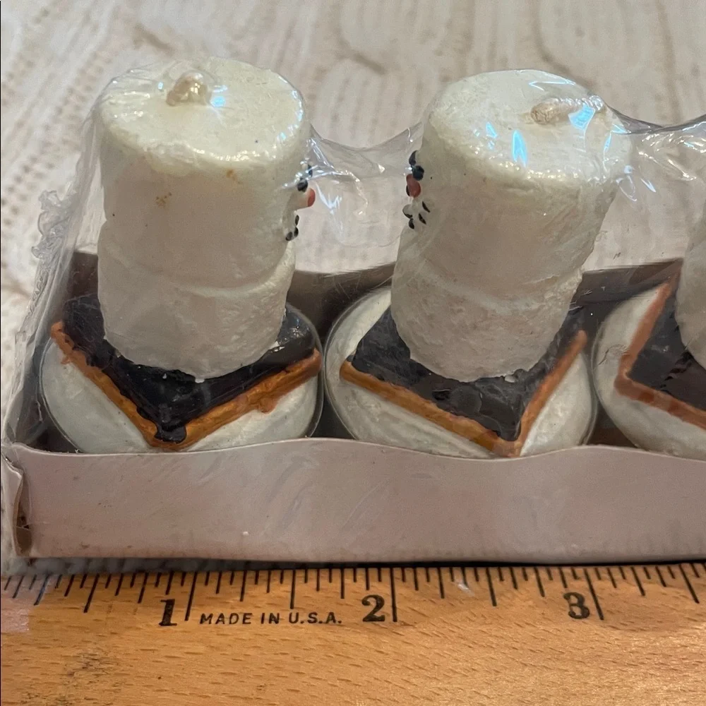 4 NEW S’mores Snowman Candle White/Brown